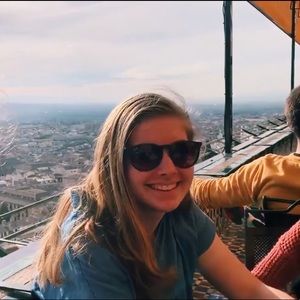 Meet your Posher, Isabelle